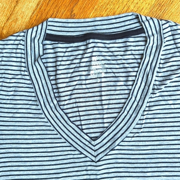 Massumo T-shirt Gray With Black Thin Stripes Size Small Stretchy - Picture 3 of 6